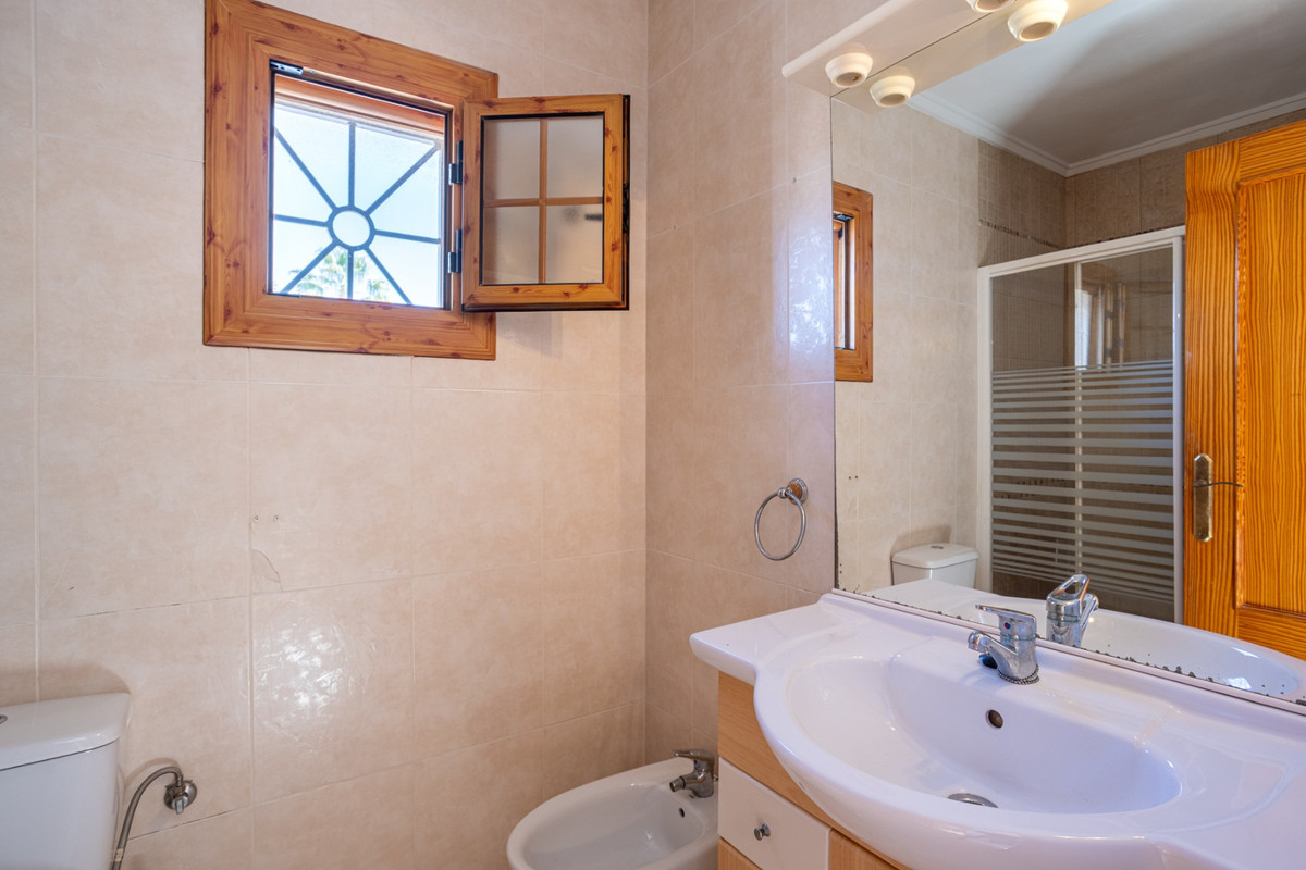 5 Bed Townhouse for sale in Benijofar Costa Blanca, Alicante, Spain