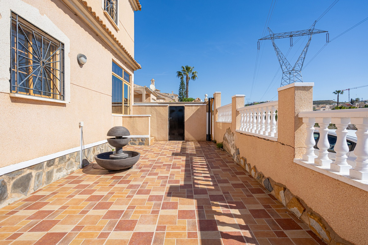 5 Bed Townhouse for sale in Benijofar Costa Blanca, Alicante, Spain