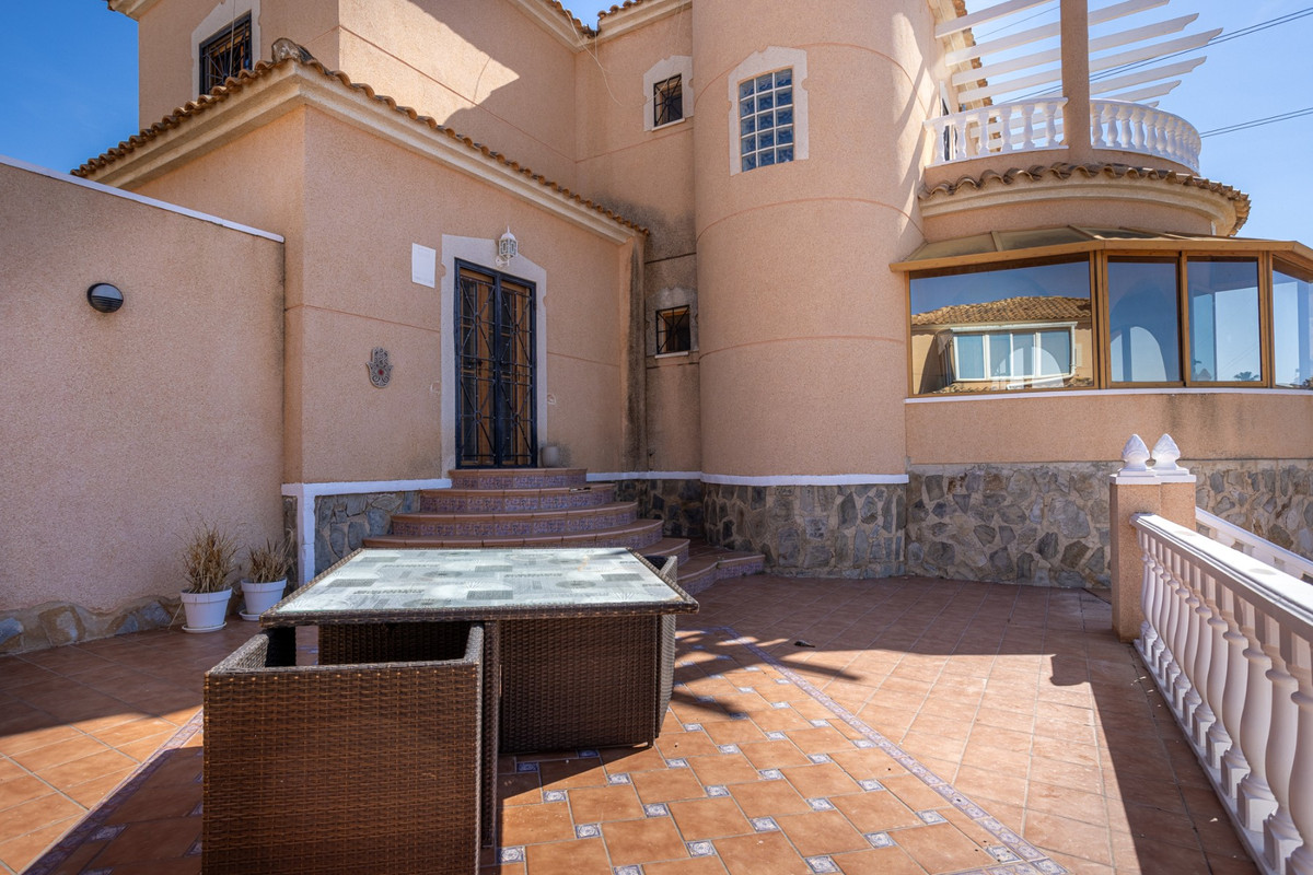 5 Bed Townhouse for sale in Benijofar Costa Blanca, Alicante, Spain