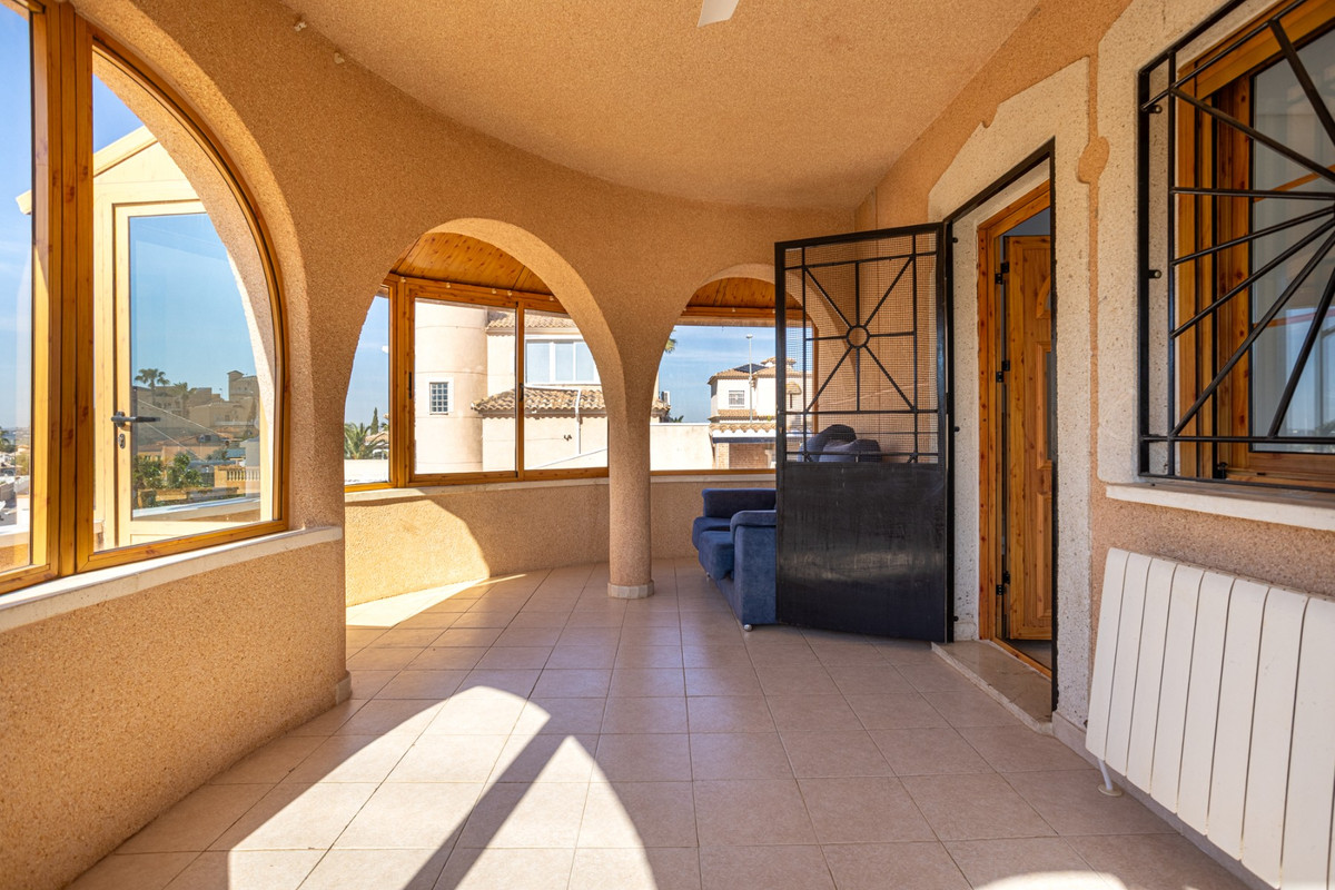 5 Bed Townhouse for sale in Benijofar Costa Blanca, Alicante, Spain