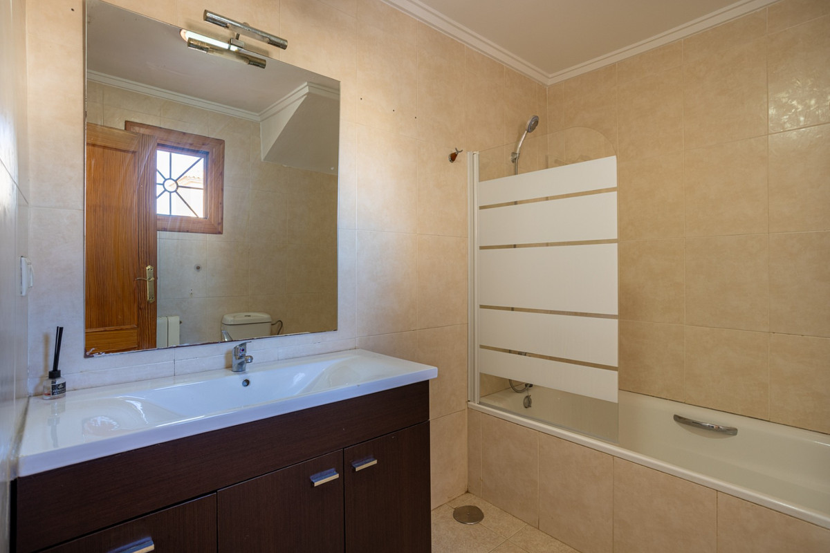 5 Bed Townhouse for sale in Benijofar Costa Blanca, Alicante, Spain