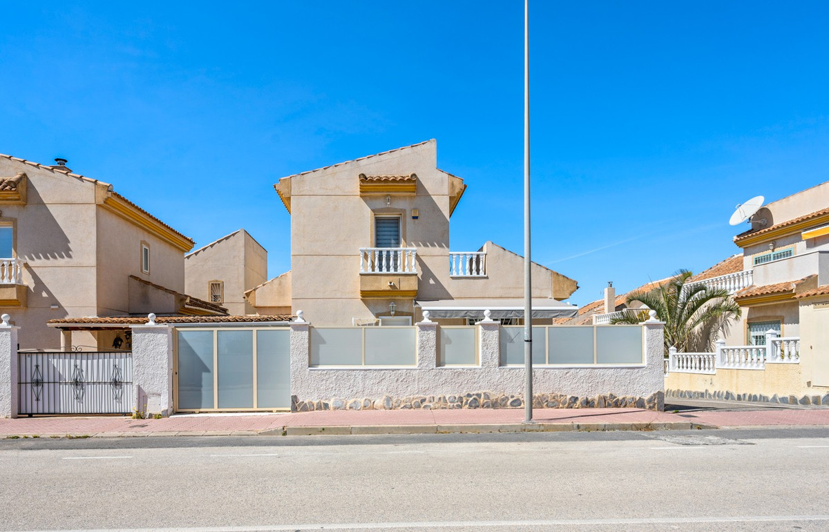 3 Bed Townhouse for sale in Ciudad Quesada Costa Blanca, Alicante, Spain