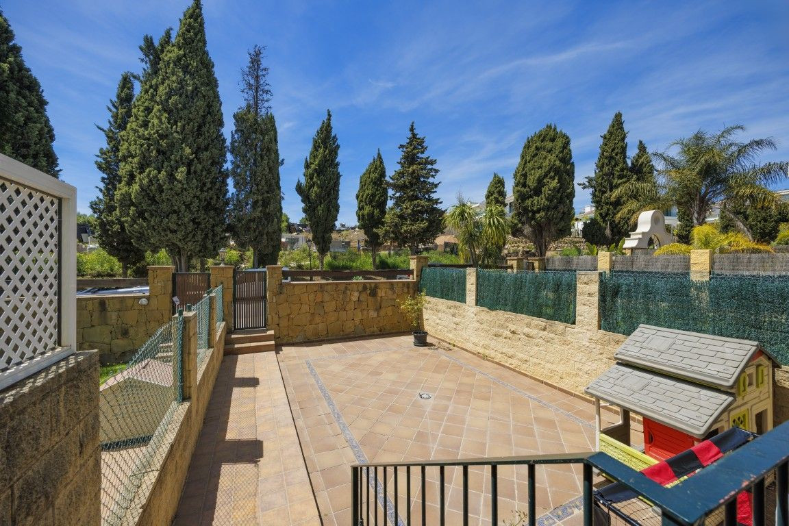 3 Bed Townhouse for sale in Nagüeles Costa Del Sol, Málaga, Spain