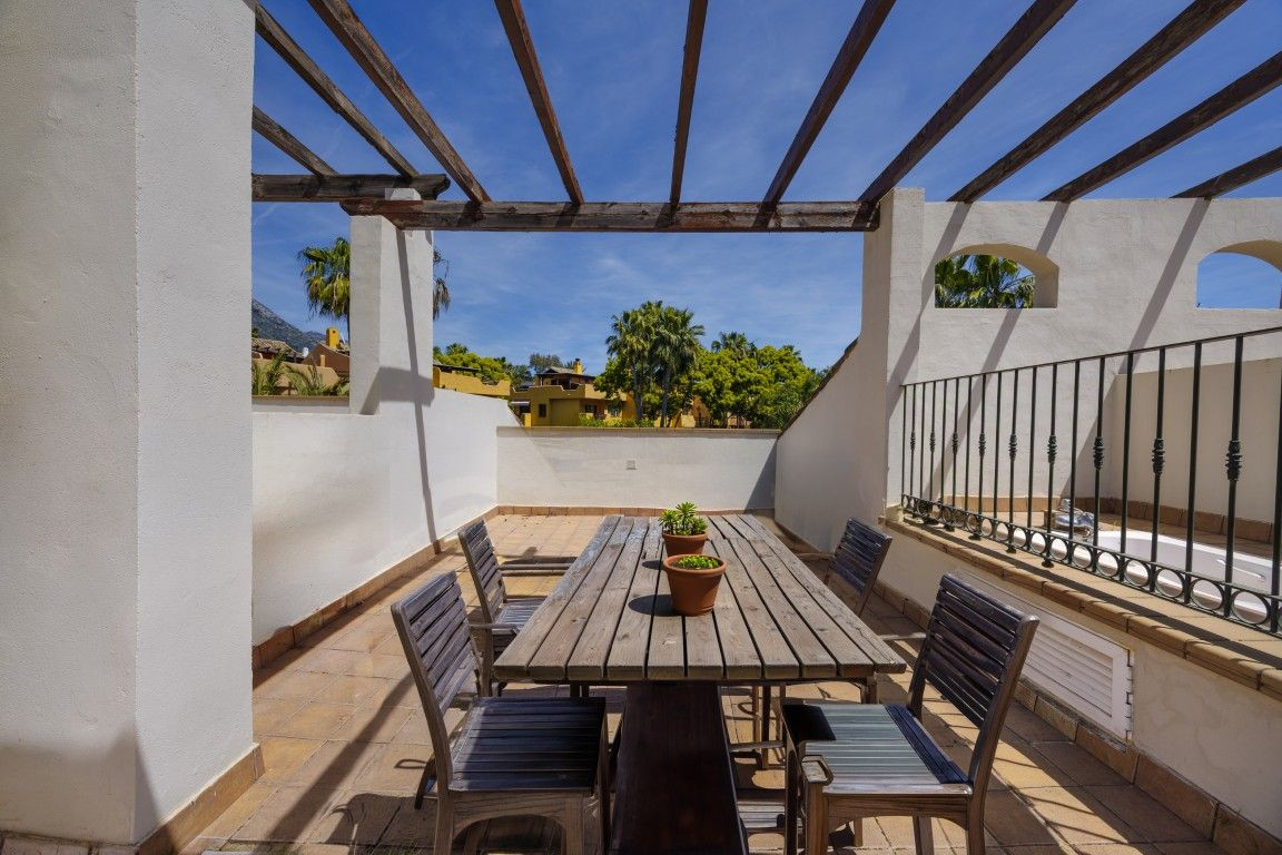 3 Bed Townhouse for sale in Nagüeles Costa Del Sol, Málaga, Spain
