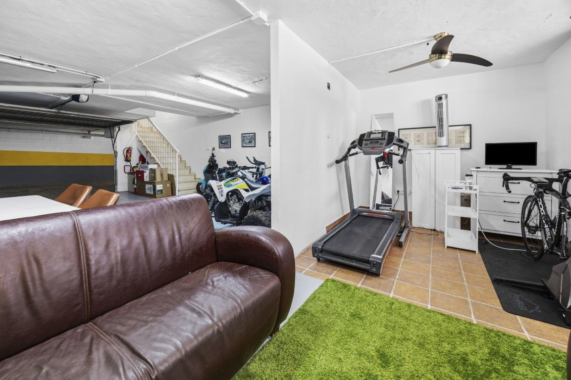 3 Bed Townhouse for sale in Nagüeles Costa Del Sol, Málaga, Spain
