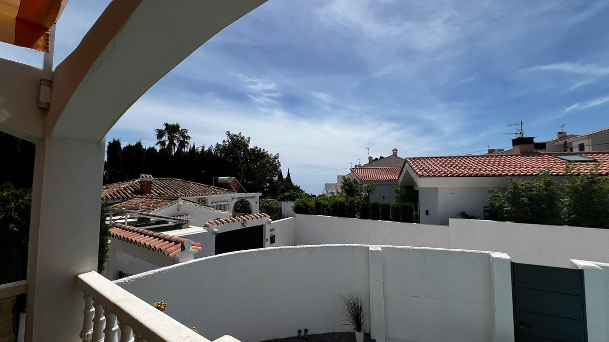Se vende Villa - Chalet de 3 dormitorios en Costa Del Sol, Málaga, España