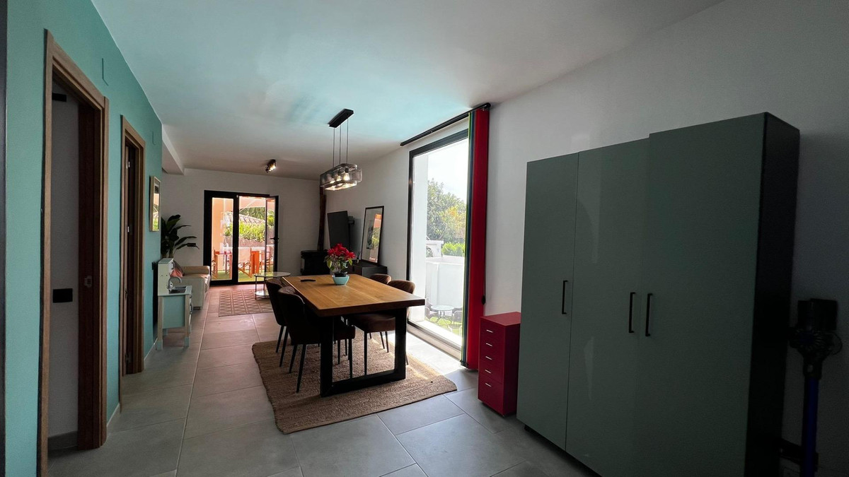 Se vende Villa - Chalet de 3 dormitorios en Costa Del Sol, Málaga, España