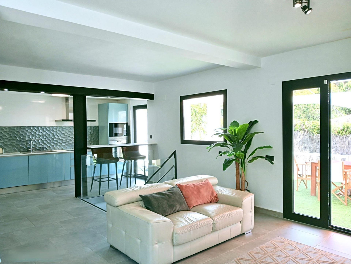 Se vende Villa - Chalet de 3 dormitorios en Costa Del Sol, Málaga, España