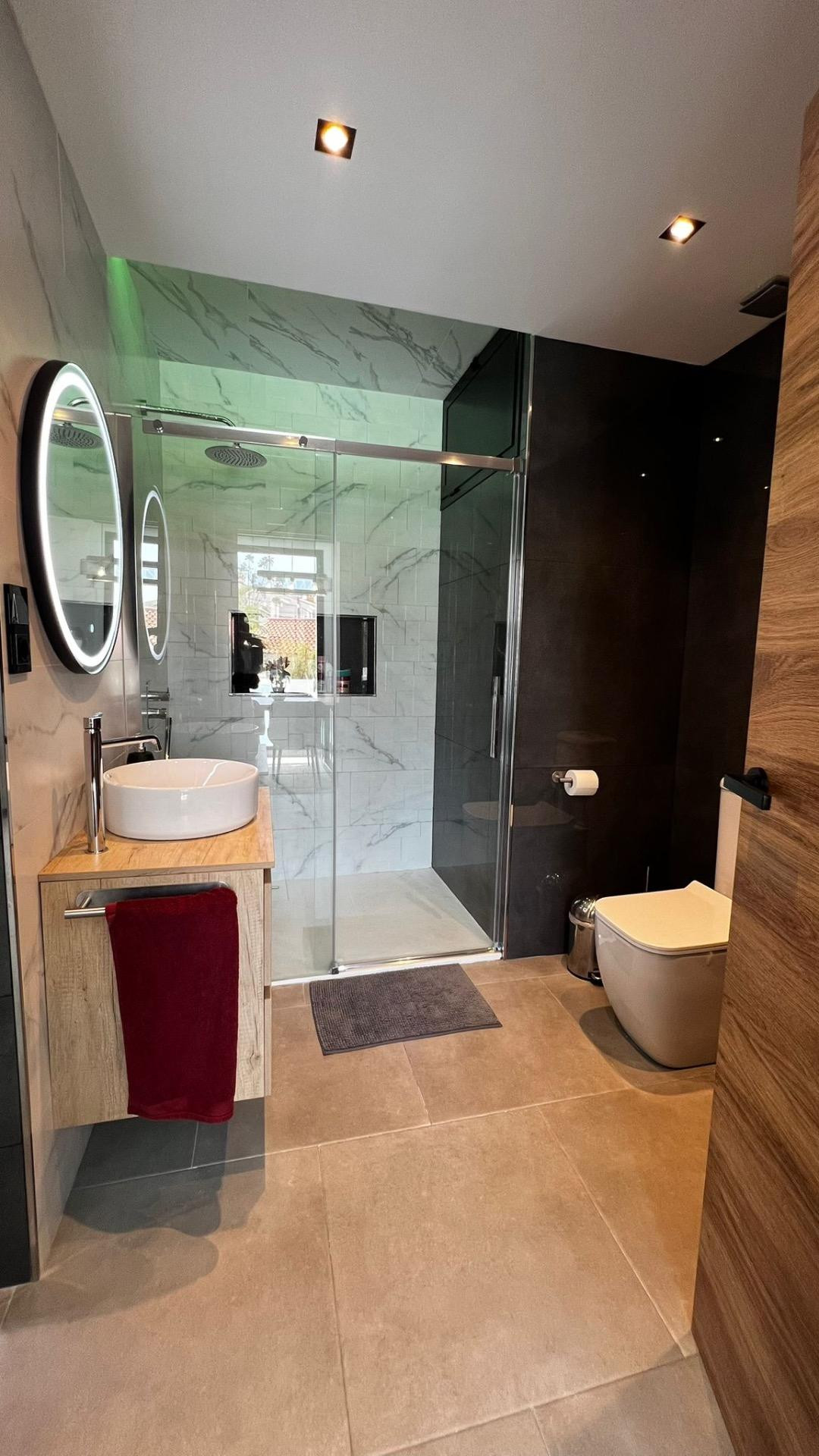 Se vende Villa - Chalet de 3 dormitorios en Costa Del Sol, Málaga, España