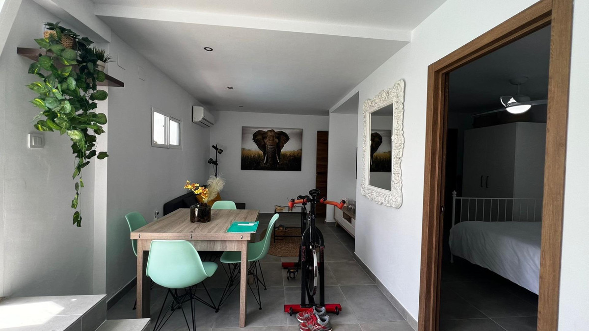 Se vende Villa - Chalet de 3 dormitorios en Costa Del Sol, Málaga, España