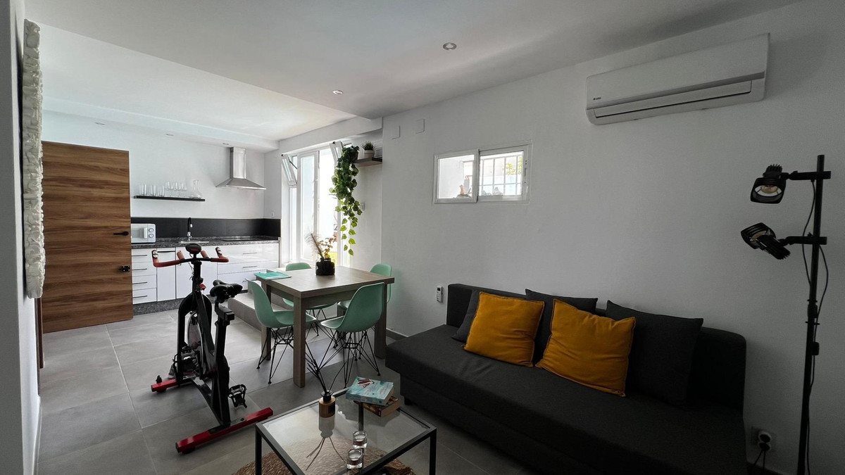 Se vende Villa - Chalet de 3 dormitorios en Costa Del Sol, Málaga, España