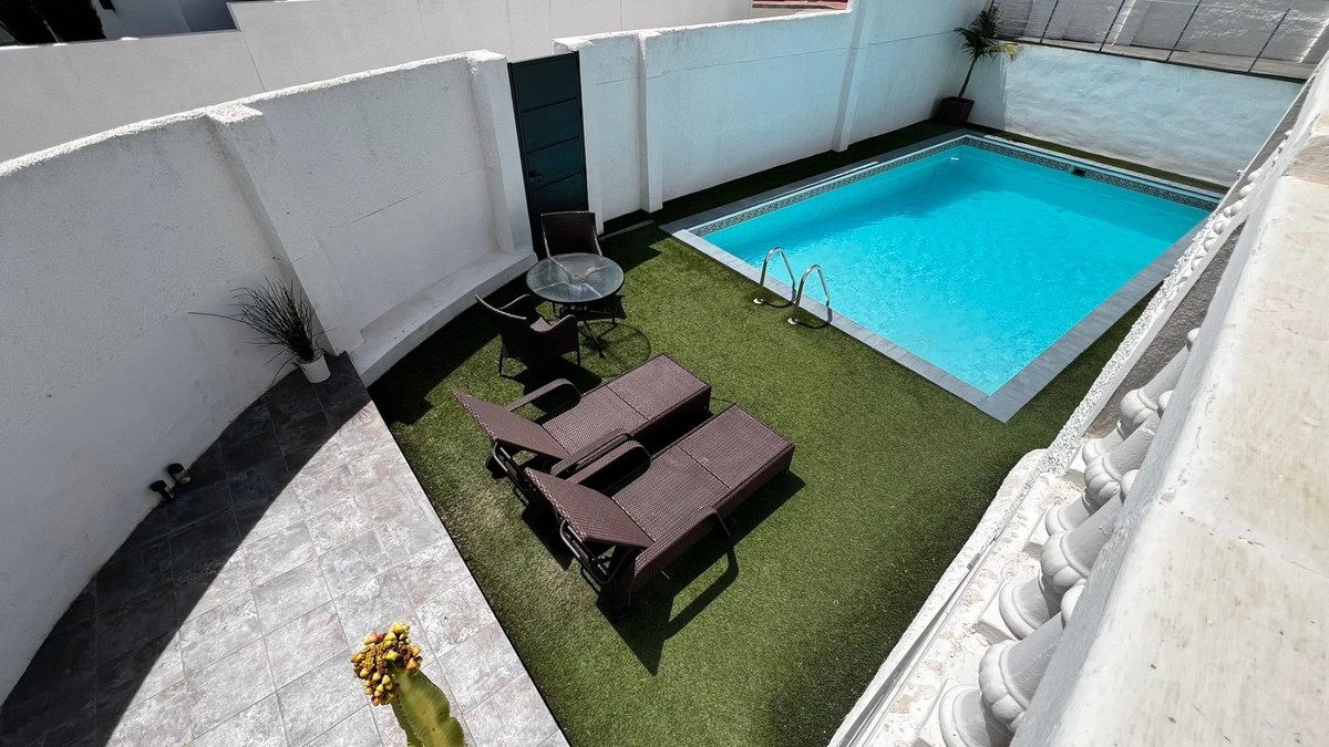 Se vende Villa - Chalet de 3 dormitorios en Costa Del Sol, Málaga, España