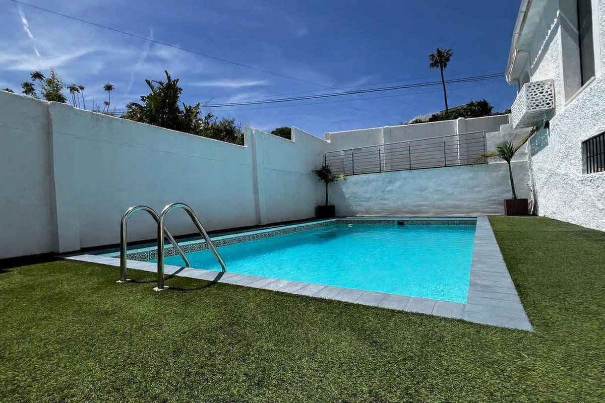 Se vende Villa - Chalet de 3 dormitorios en Costa Del Sol, Málaga, España