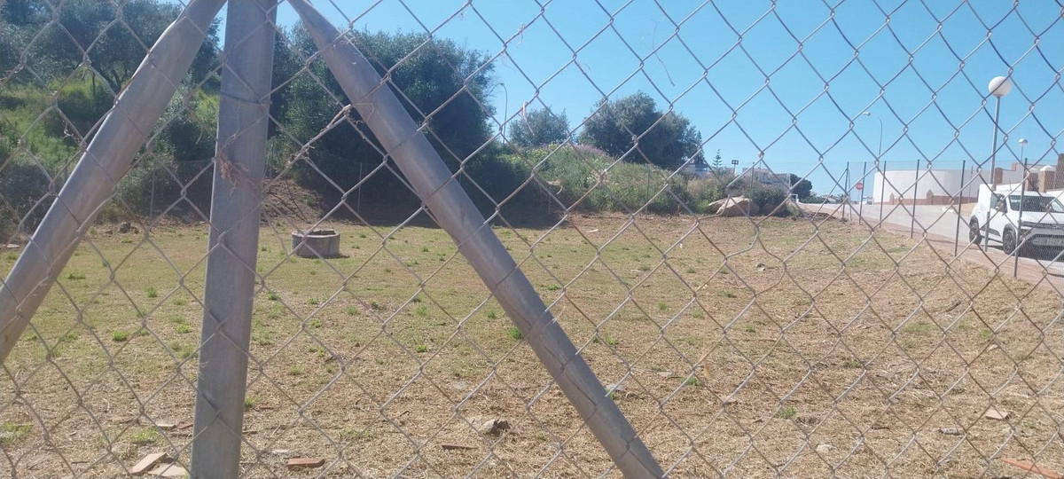 Se vende Terreno Urbano  en Costa Del Sol, Málaga, España