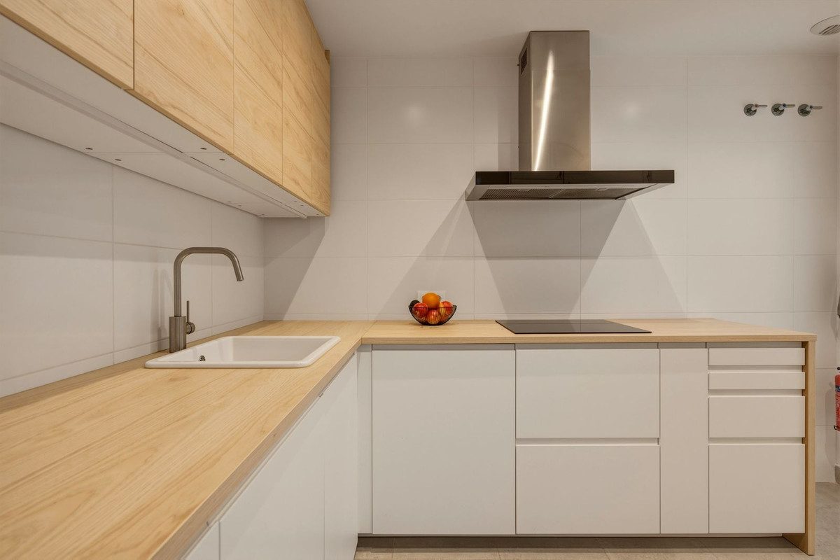 3 Bed Apartment for sale in Estepona Costa Del Sol, Málaga, Spain