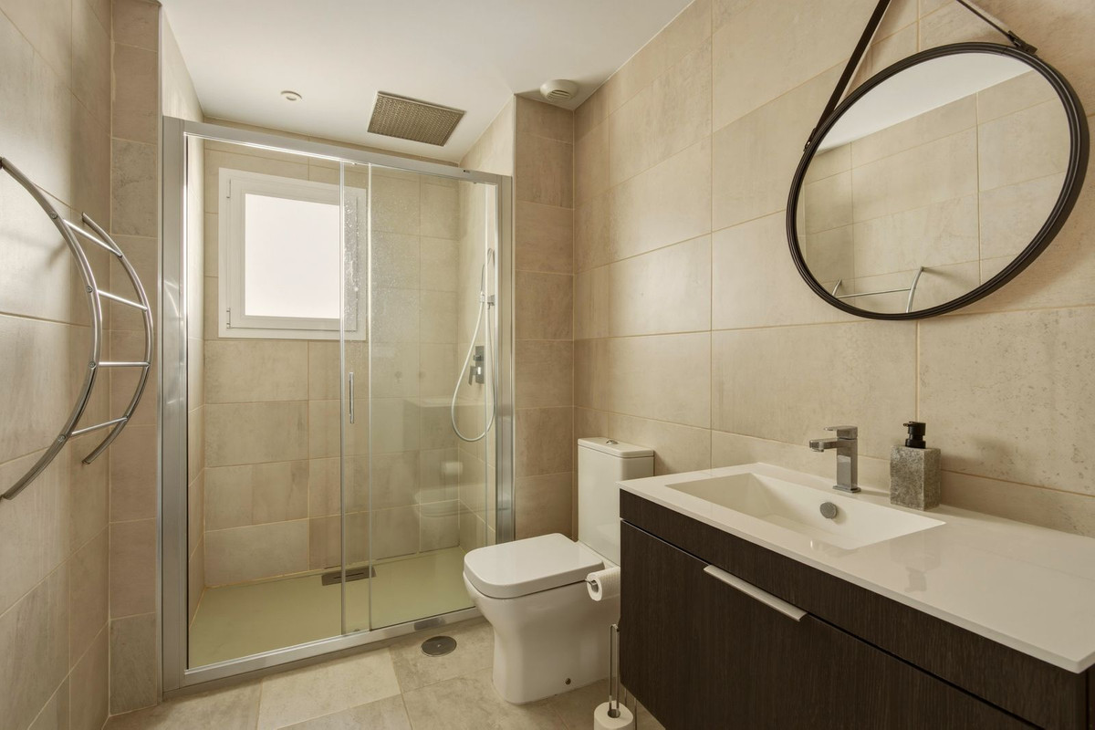 3 Bed Apartment for sale in Estepona Costa Del Sol, Málaga, Spain