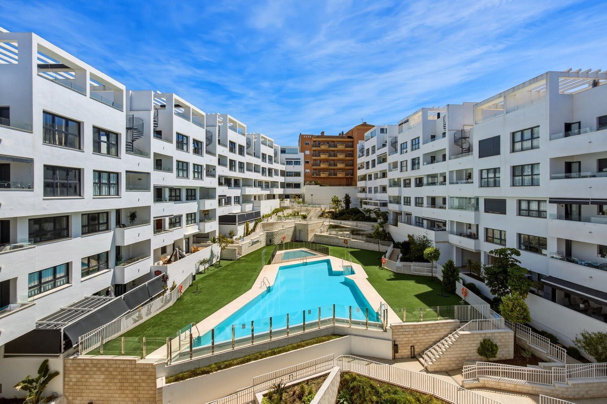 3 Bed Apartment for sale in Estepona Costa Del Sol, Málaga, Spain