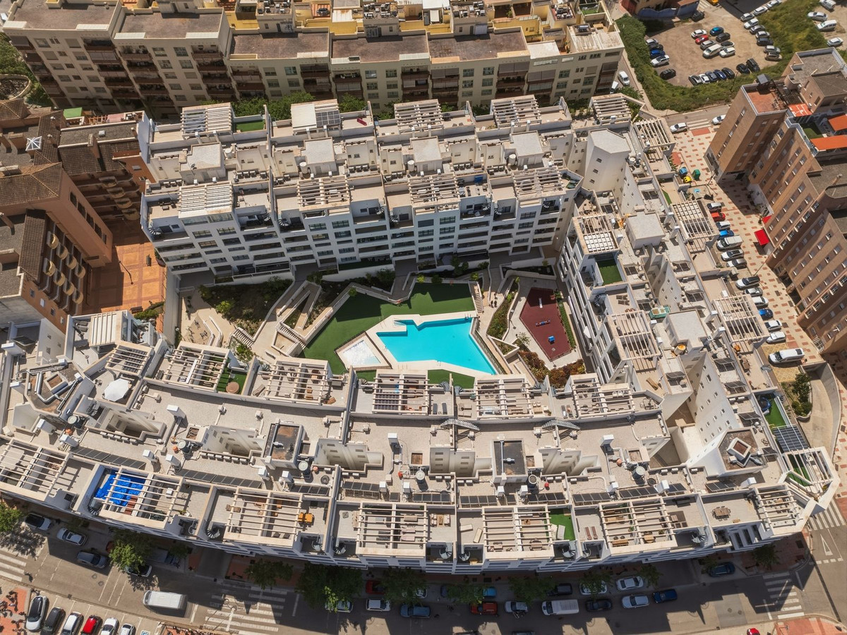 3 Bed Apartment for sale in Estepona Costa Del Sol, Málaga, Spain