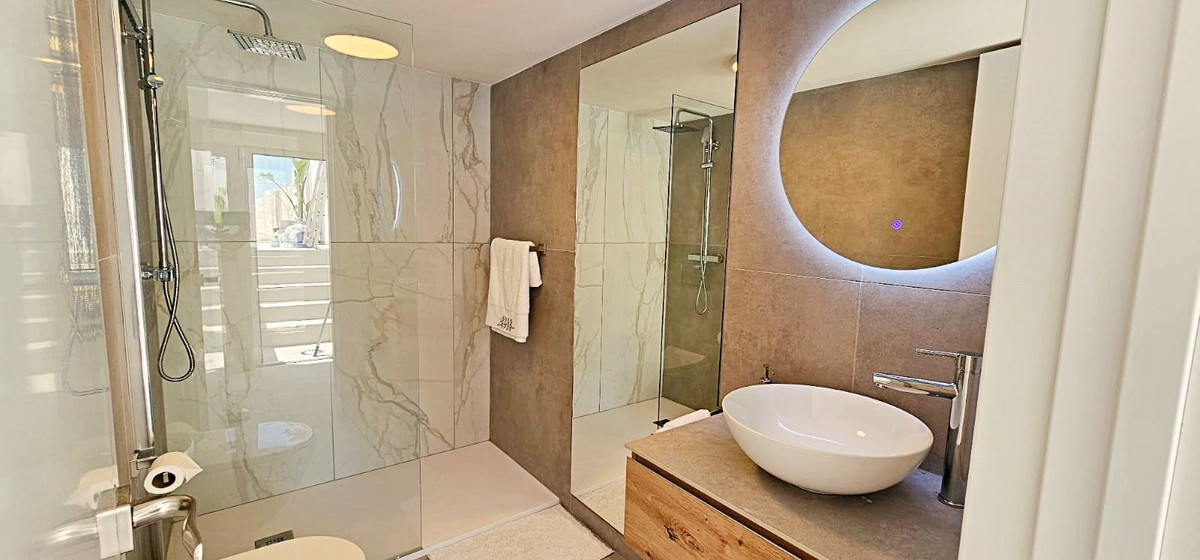 3 Bed Townhouse for sale in Estepona Costa Del Sol, Málaga, Spain