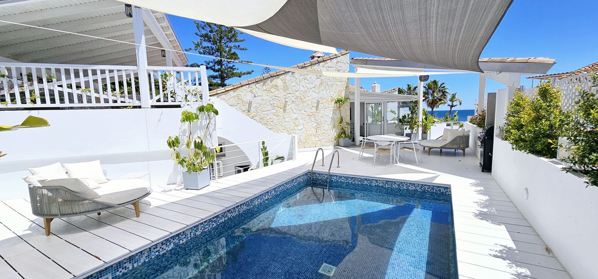 3 Bed Townhouse for sale in Estepona Costa Del Sol, Málaga, Spain