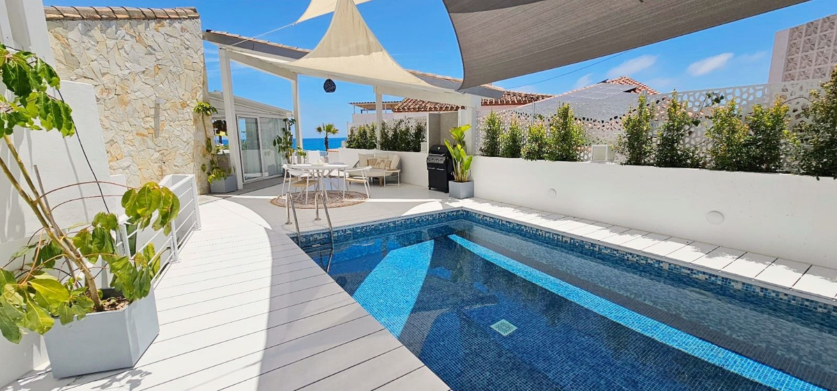 3 Bed Townhouse for sale in Estepona Costa Del Sol, Málaga, Spain
