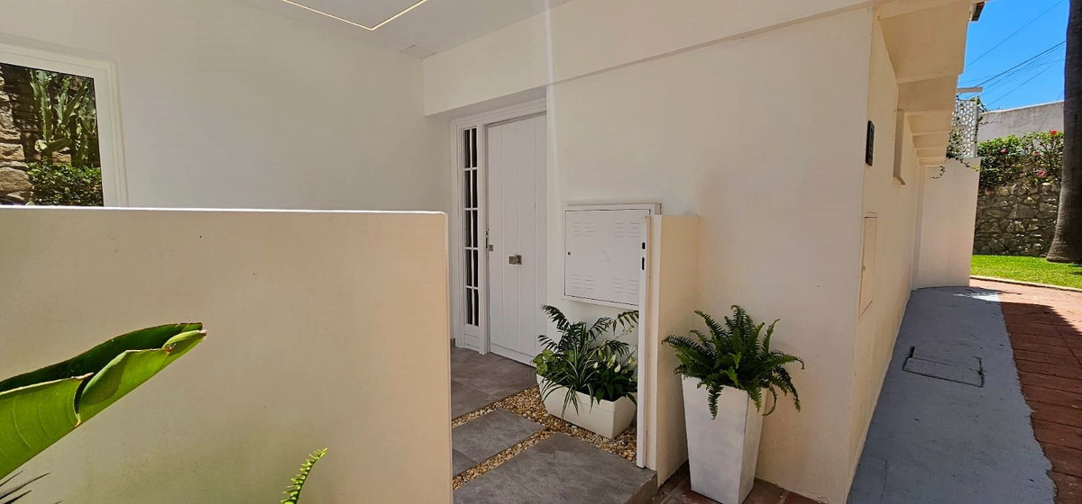3 Bed Townhouse for sale in Estepona Costa Del Sol, Málaga, Spain