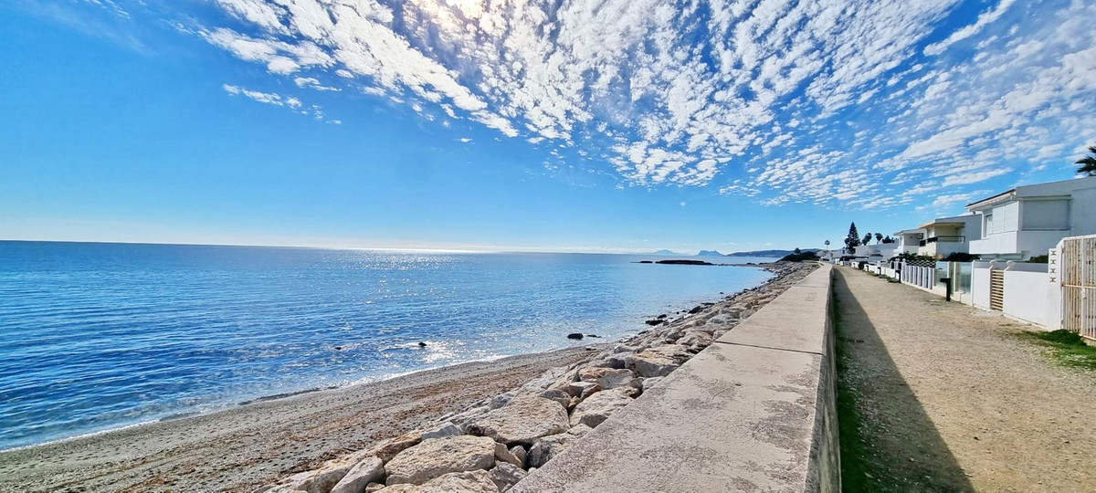 3 Bed Townhouse for sale in Estepona Costa Del Sol, Málaga, Spain