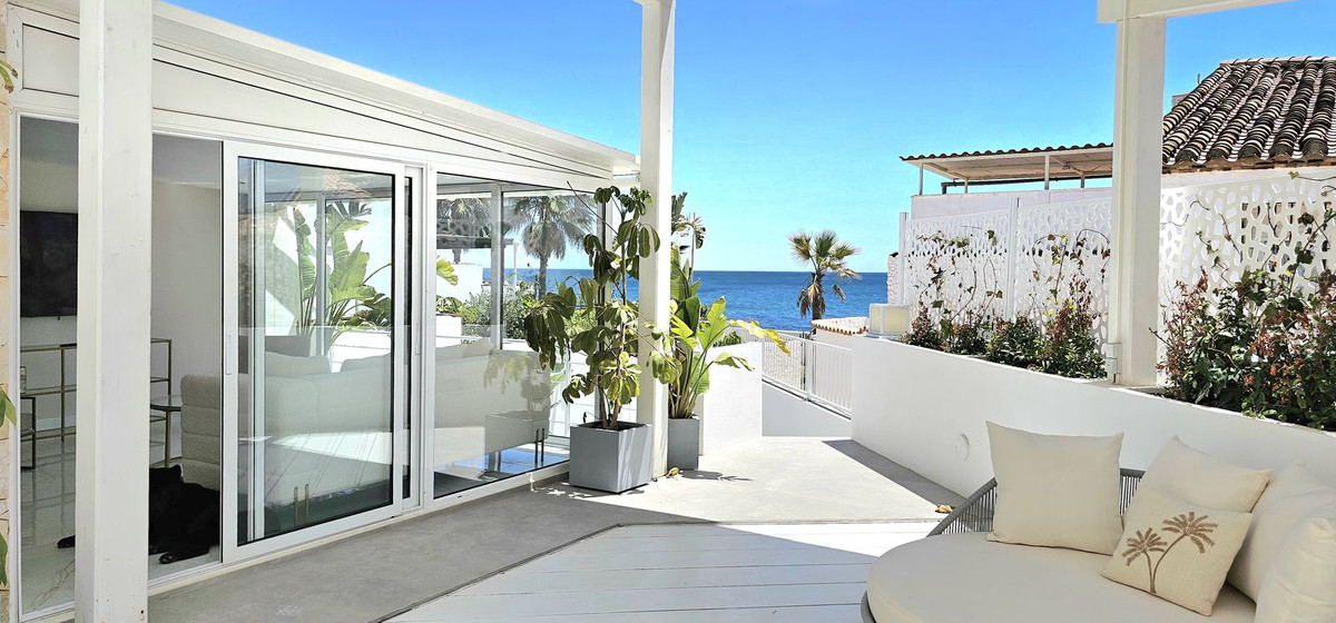 3 Bed Townhouse for sale in Estepona Costa Del Sol, Málaga, Spain