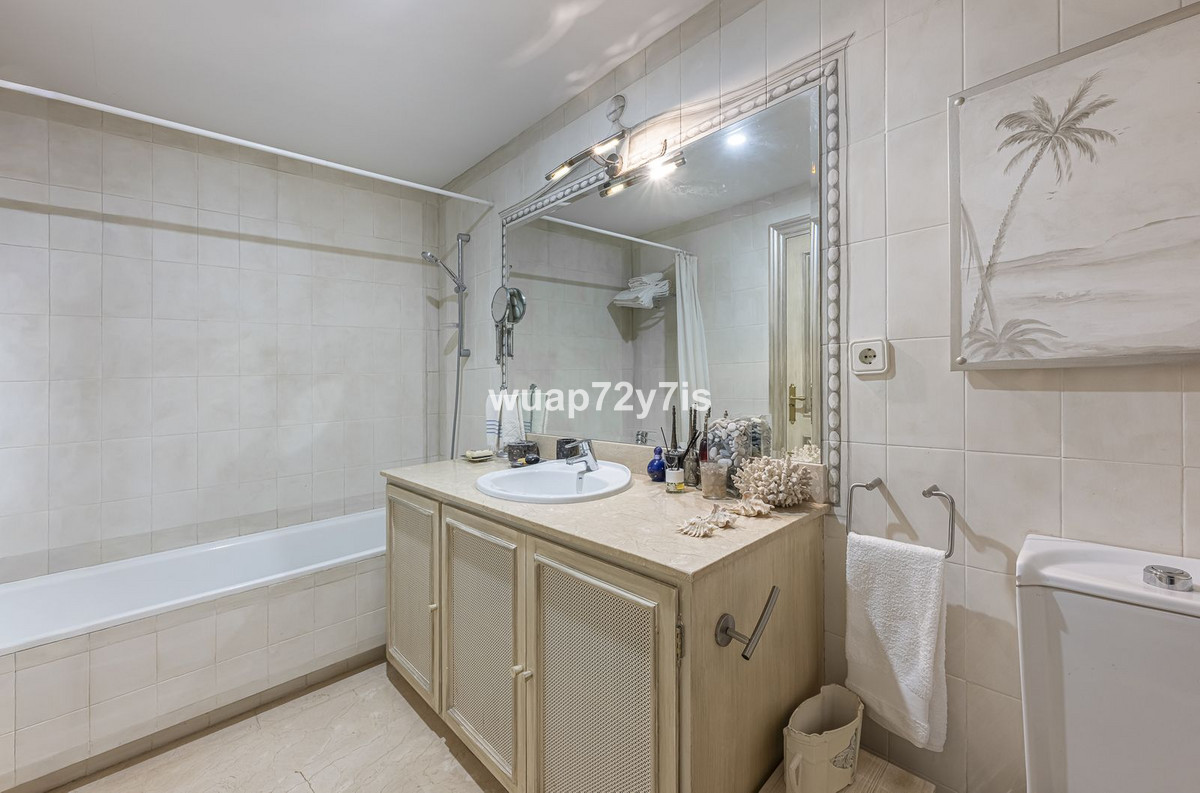 4 Bed Townhouse for sale in La Quinta Costa Del Sol, Málaga, Spain