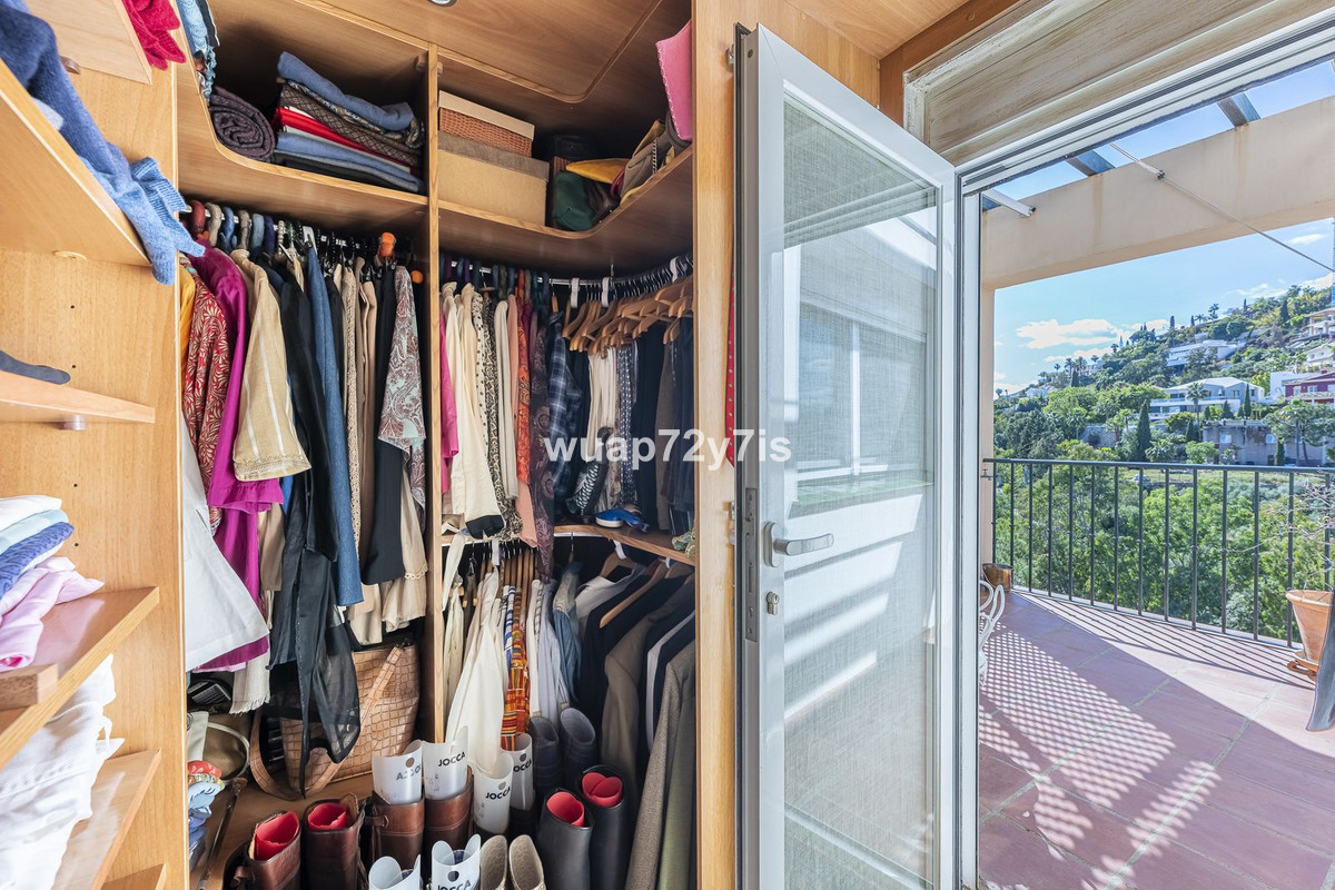 4 Bed Townhouse for sale in La Quinta Costa Del Sol, Málaga, Spain