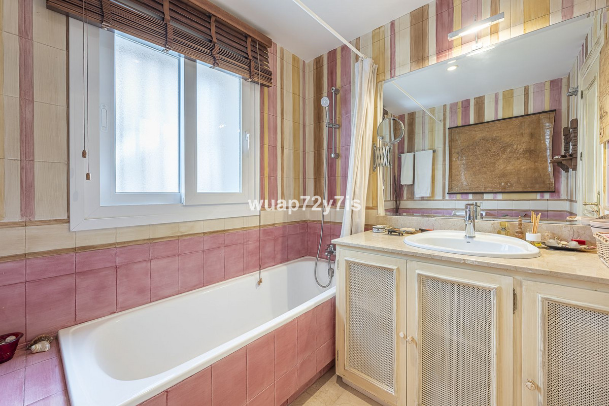 4 Bed Townhouse for sale in La Quinta Costa Del Sol, Málaga, Spain