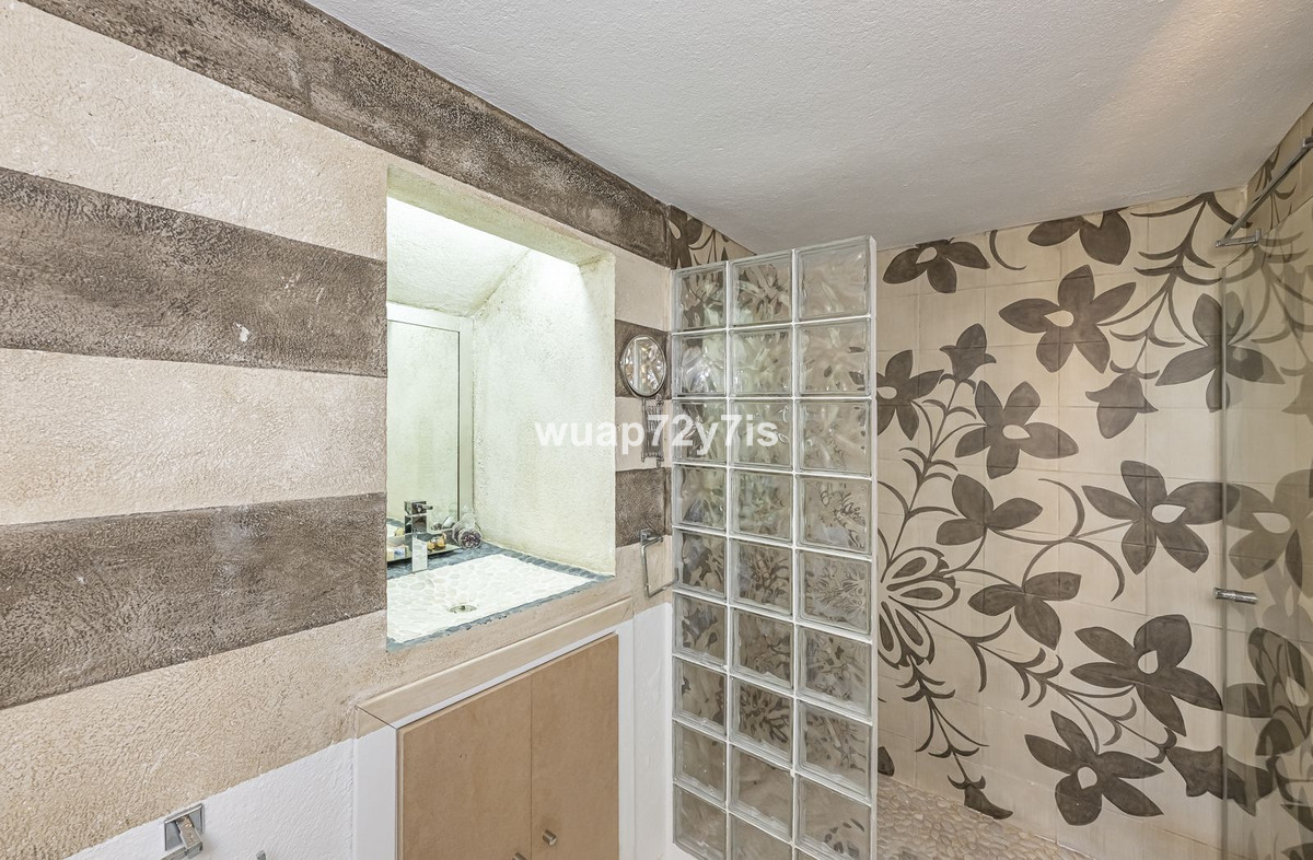 4 Bed Townhouse for sale in La Quinta Costa Del Sol, Málaga, Spain