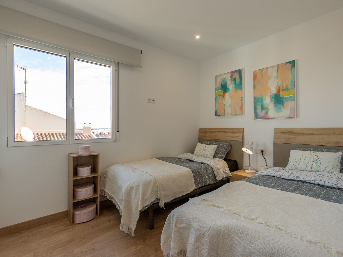 Se vende Pareada de 4 dormitorios en Costa Blanca, Alicante, España