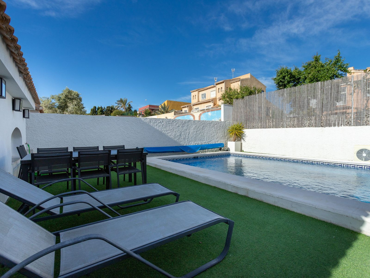 Se vende Pareada de 4 dormitorios en Costa Blanca, Alicante, España
