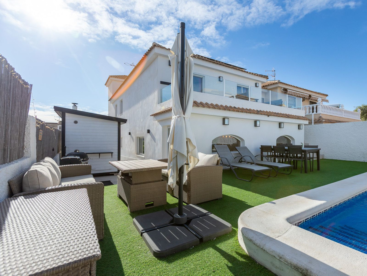 Se vende Pareada de 4 dormitorios en Costa Blanca, Alicante, España