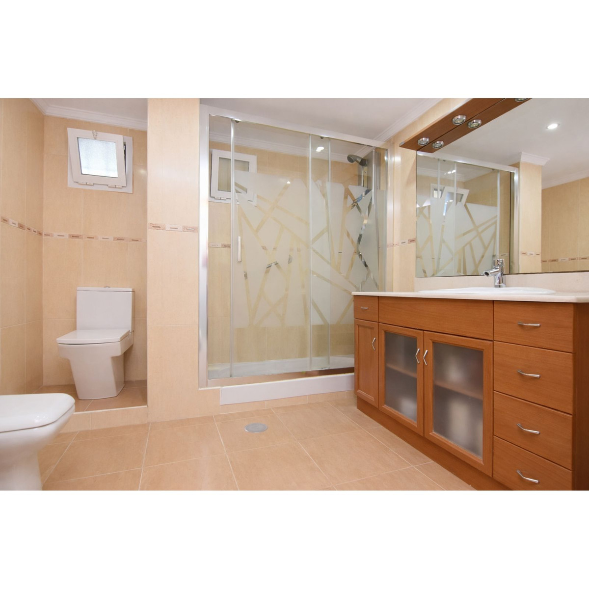 3 Bed Apartment for sale in Torremolinos Costa Del Sol, Málaga, Spain