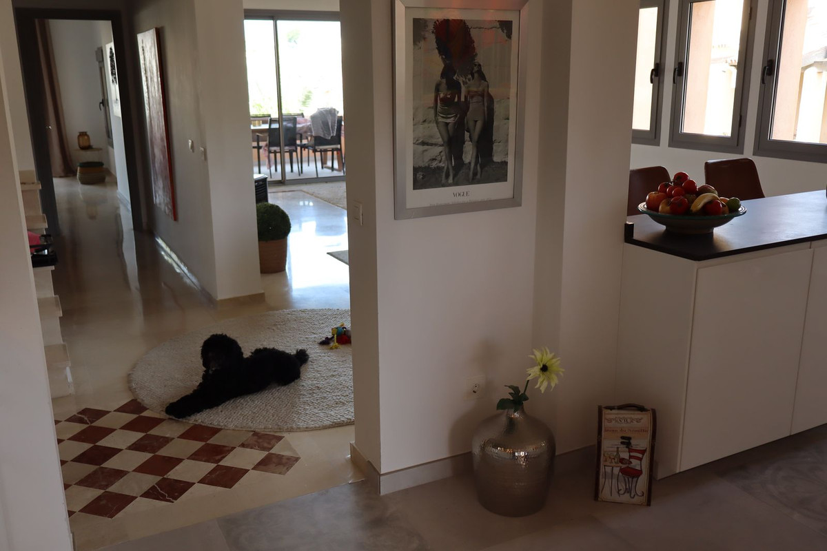 3 Bed Apartment for sale in Atalaya Costa Del Sol, Málaga, Spain