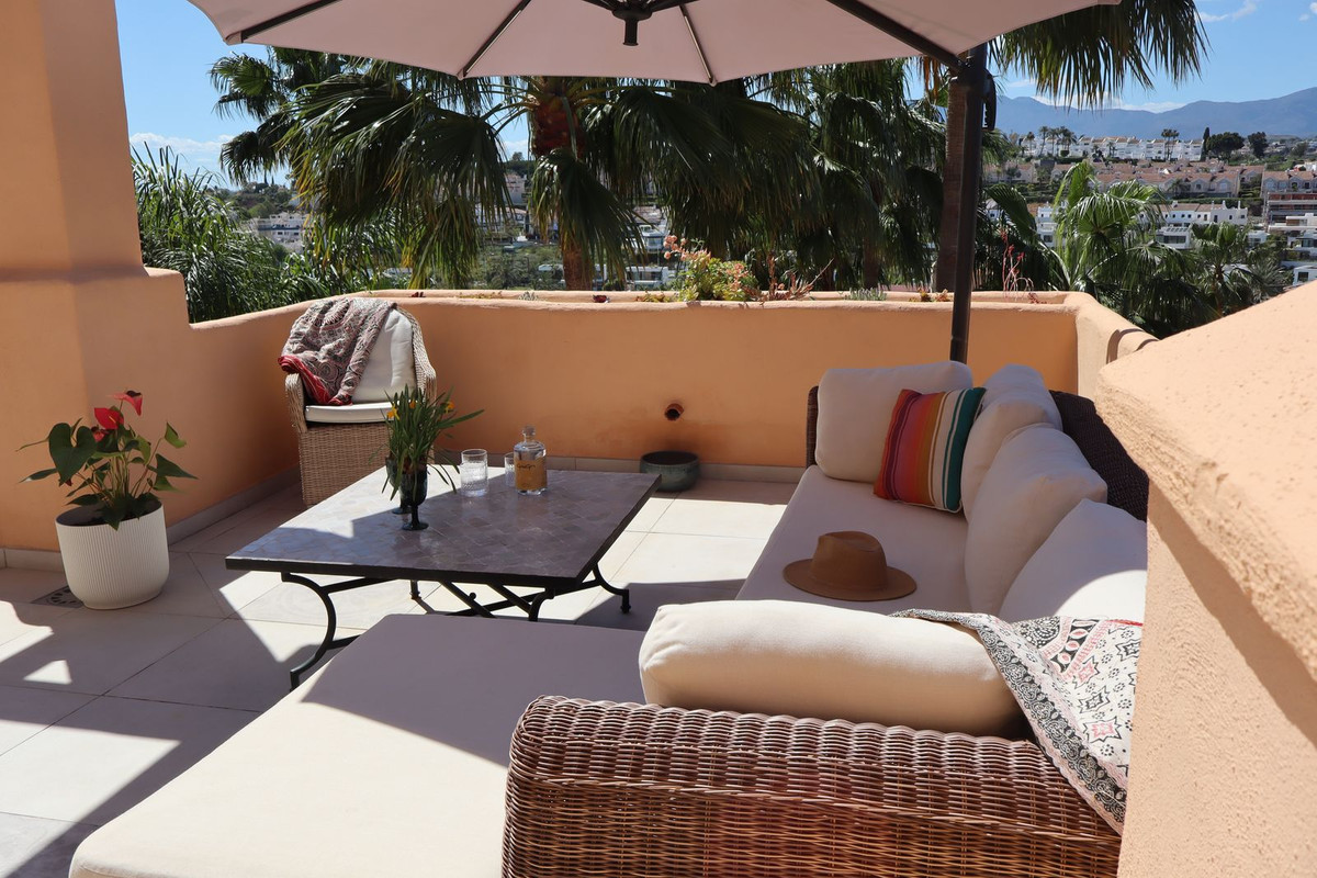 3 Bed Apartment for sale in Atalaya Costa Del Sol, Málaga, Spain
