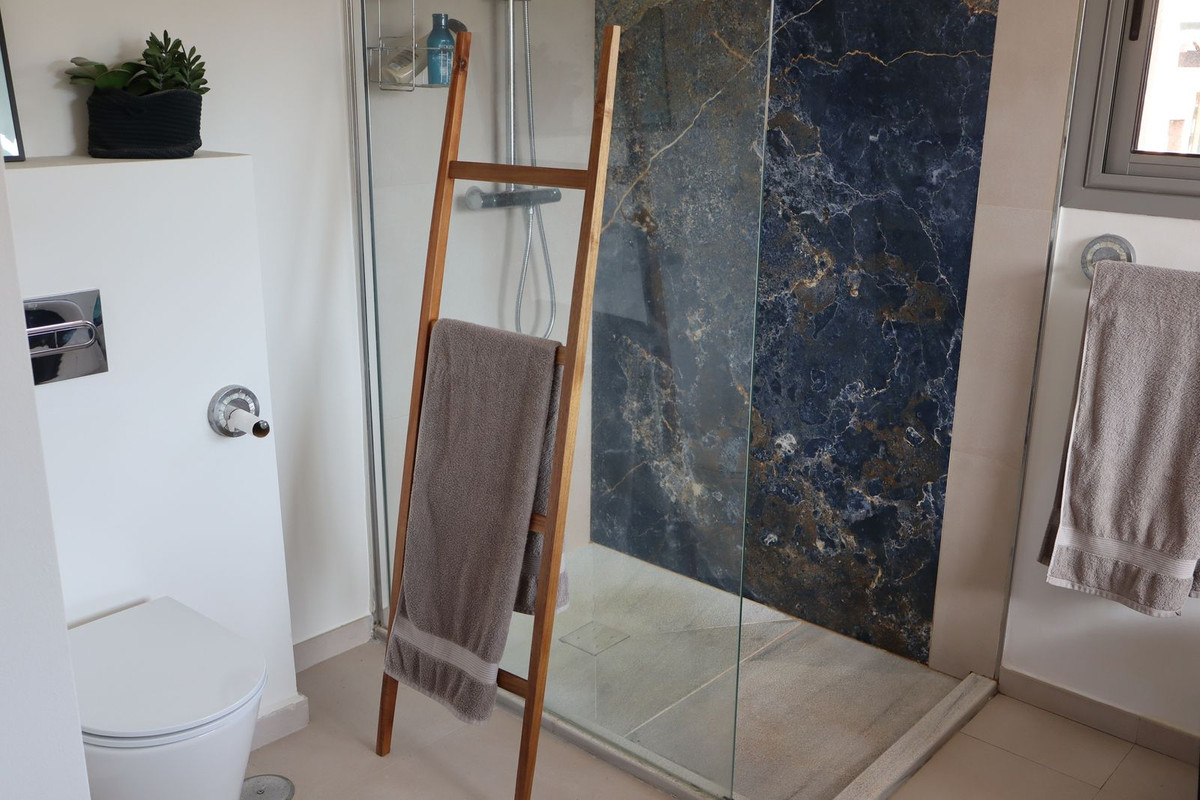 3 Bed Apartment for sale in Atalaya Costa Del Sol, Málaga, Spain