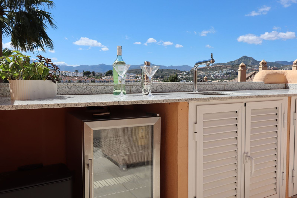 3 Bed Apartment for sale in Atalaya Costa Del Sol, Málaga, Spain