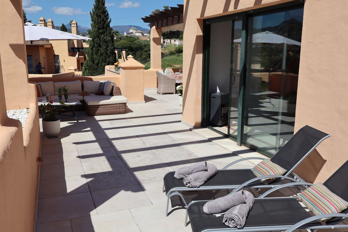 3 Bed Apartment for sale in Atalaya Costa Del Sol, Málaga, Spain