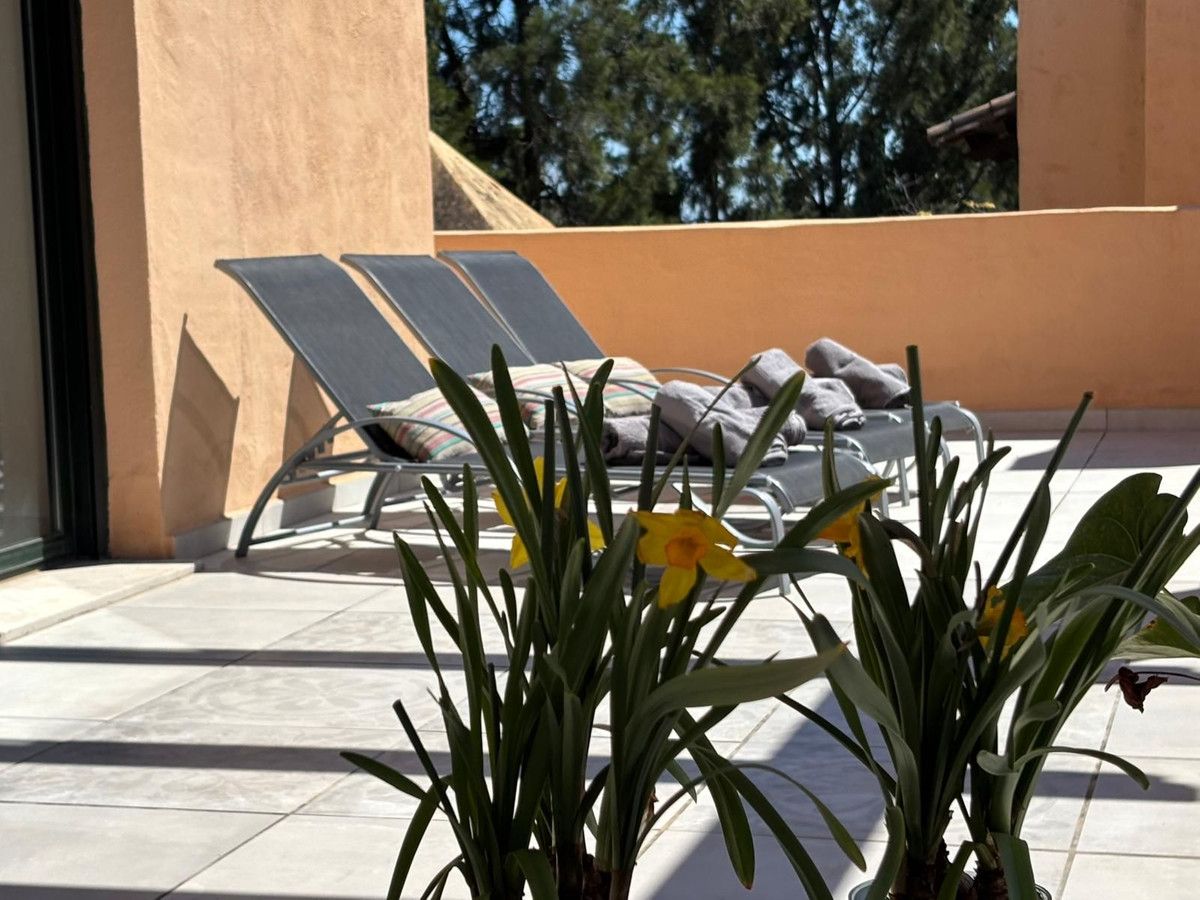 3 Bed Apartment for sale in Atalaya Costa Del Sol, Málaga, Spain