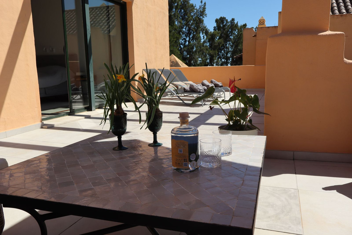 3 Bed Apartment for sale in Atalaya Costa Del Sol, Málaga, Spain