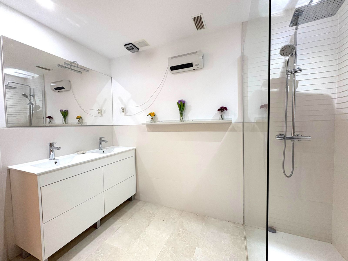 Se vende Pareada de 3 dormitorios en Costa Del Sol, Málaga, España