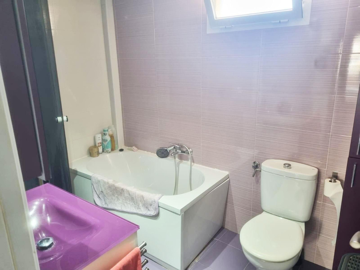 2 Bed Apartment for sale in Benalmadena Costa Costa Del Sol, Málaga, Spain