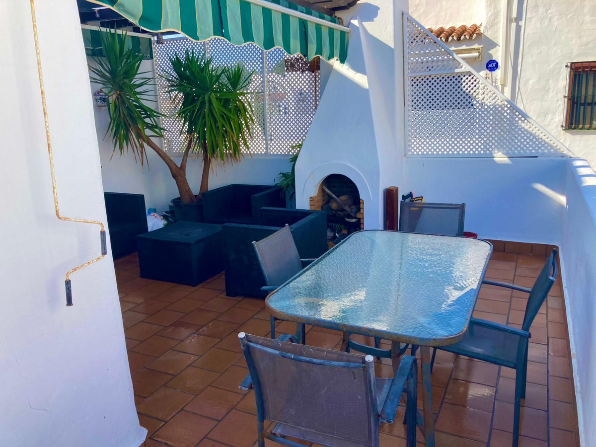 3 Bed Townhouse for sale in La Duquesa Costa Del Sol, Málaga, Spain
