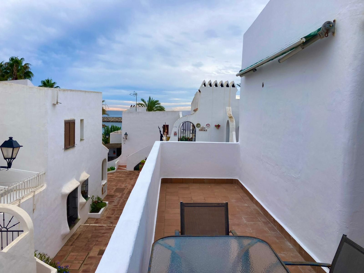 3 Bed Townhouse for sale in La Duquesa Costa Del Sol, Málaga, Spain