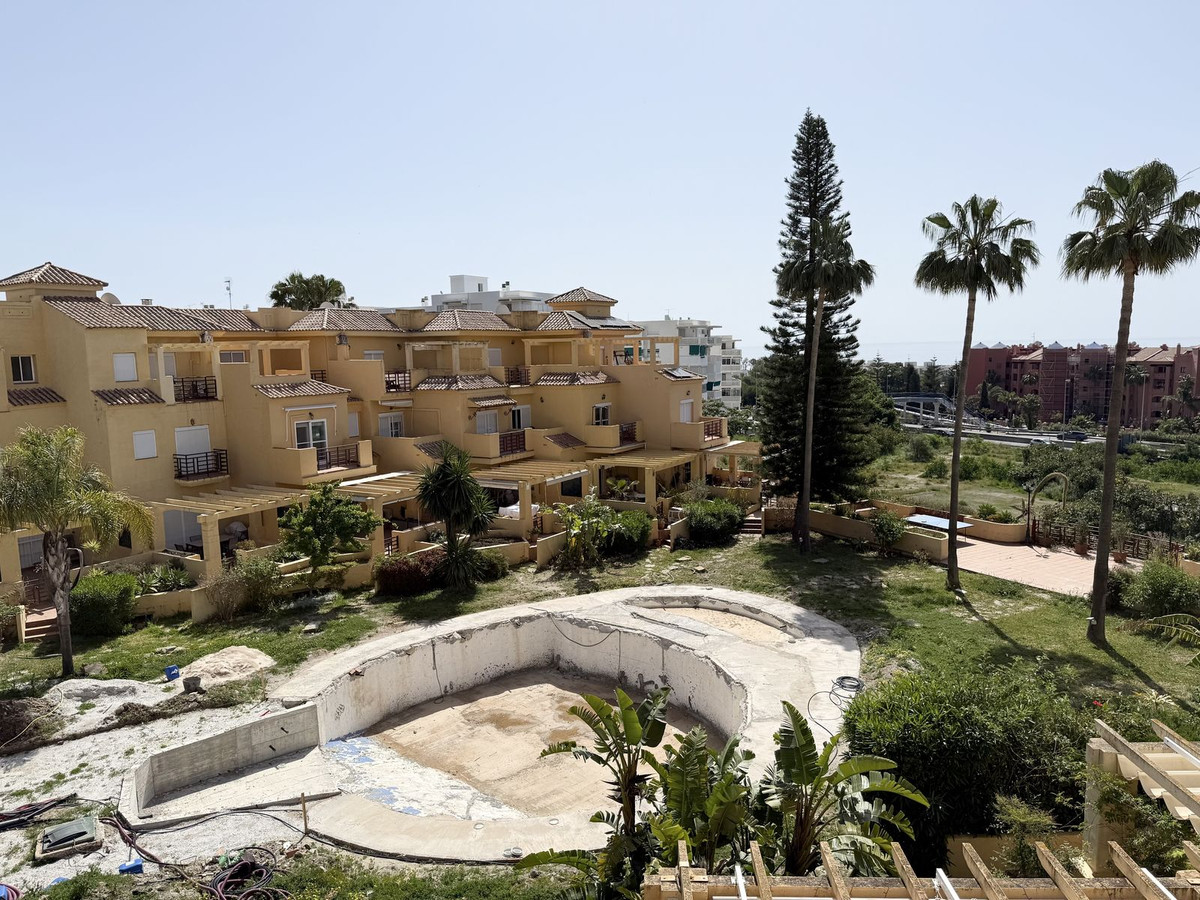 3 Bed Townhouse for sale in Selwo Costa Del Sol, Málaga, Spain