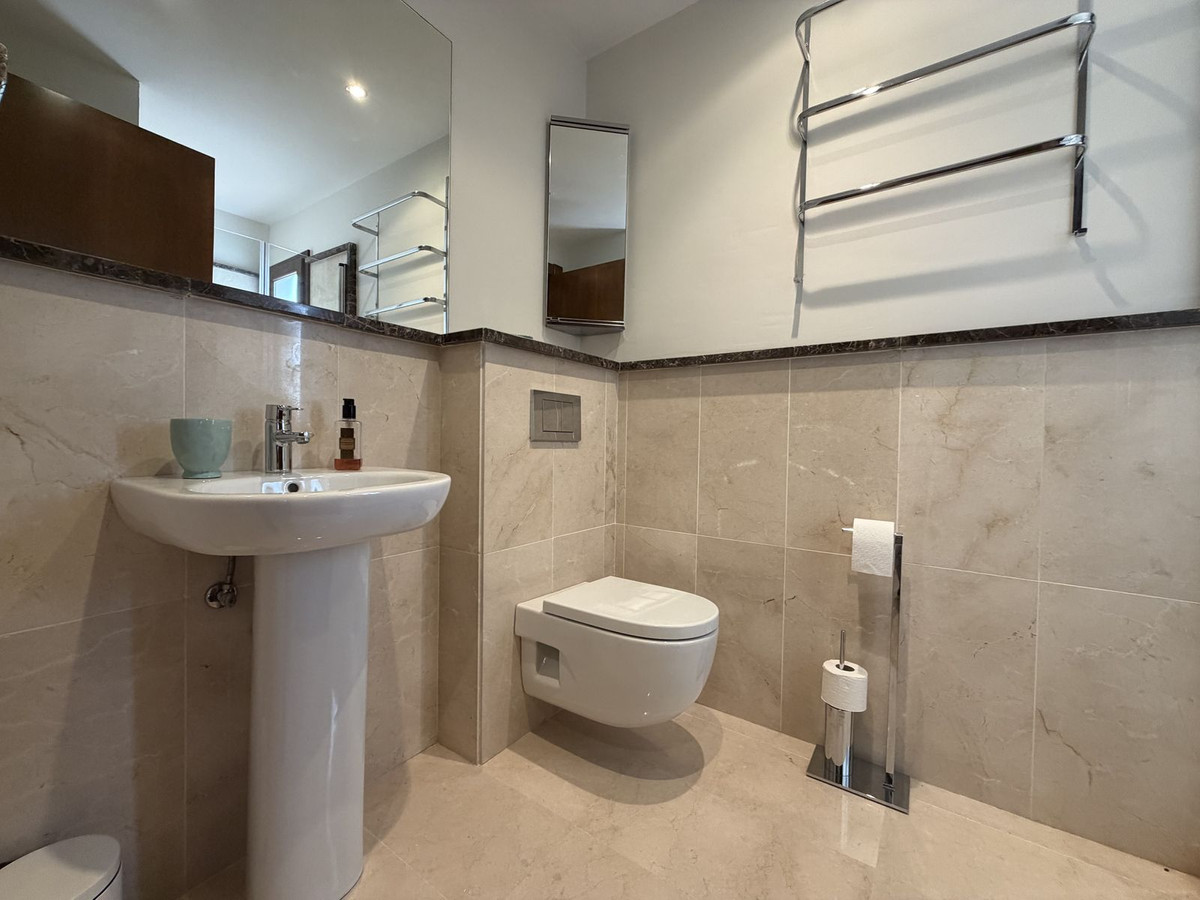 Se vende Villa - Chalet de 4 dormitorios en Costa Del Sol, Málaga, España