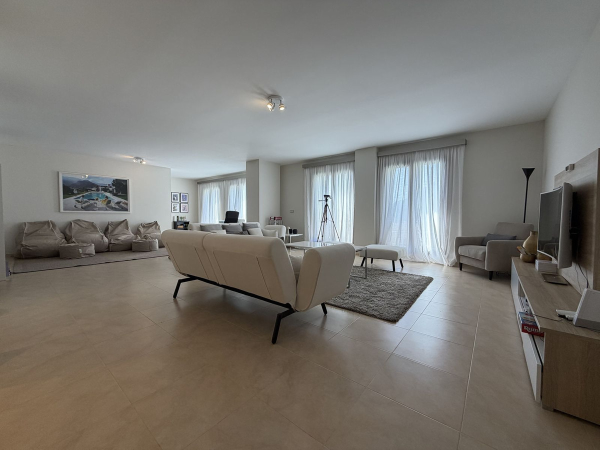 Se vende Villa - Chalet de 4 dormitorios en Costa Del Sol, Málaga, España